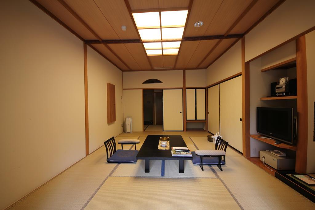 Okunoin Tokugawa Ryokan Nikko
